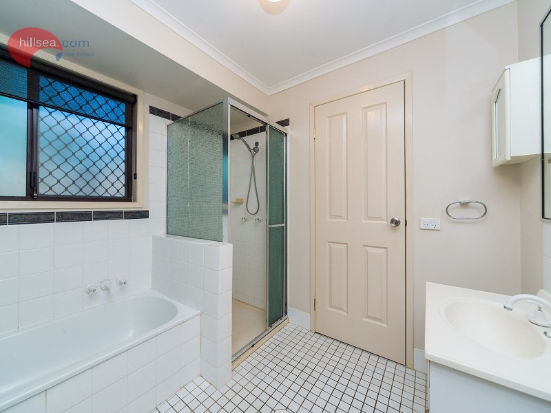 6 Nowra Court, Helensvale QLD 4212