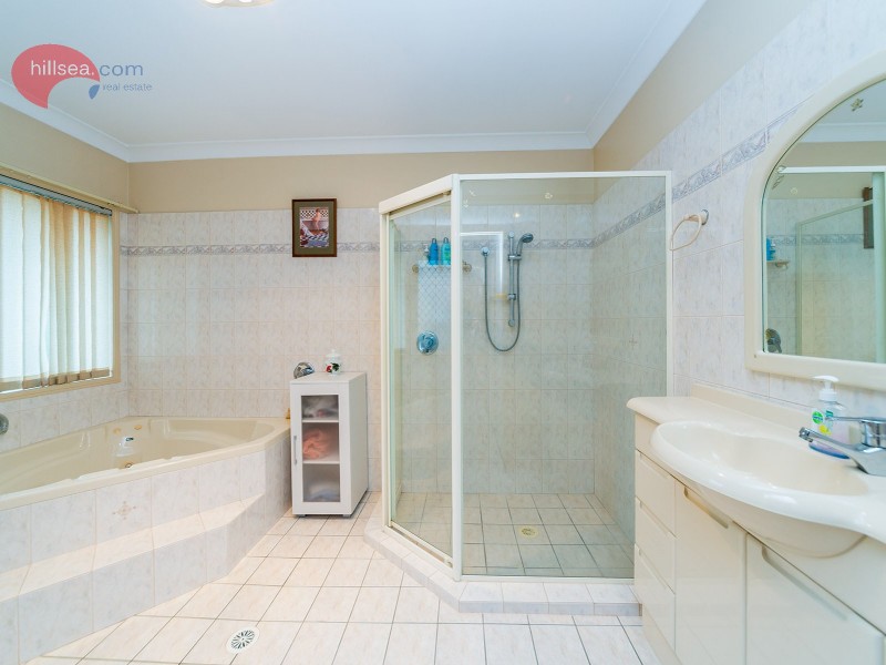 37 Gwydir Court, Helensvale QLD 4212