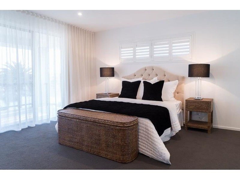 24 Northview Street, Hope Island QLD 4212