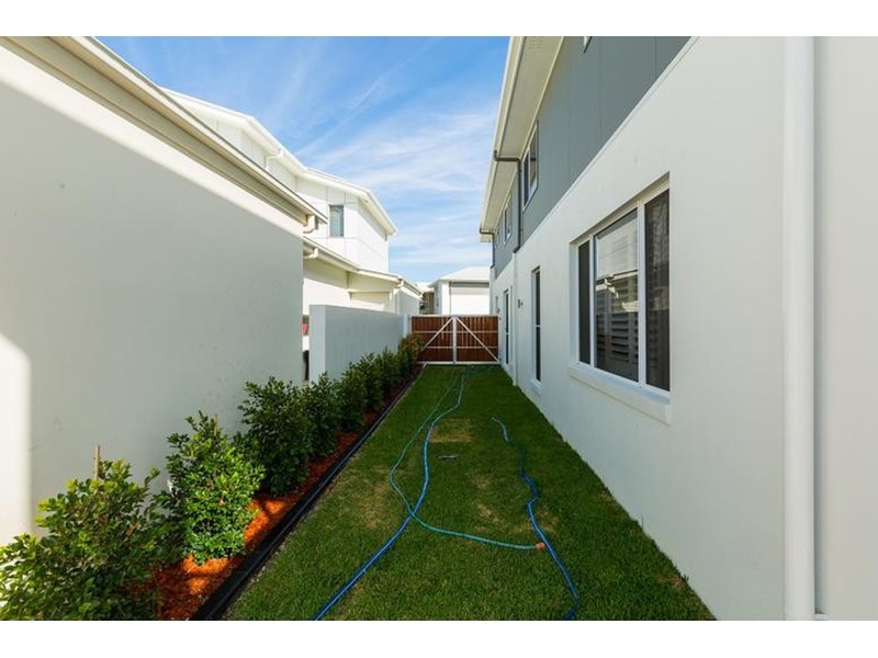 24 Northview Street, Hope Island QLD 4212