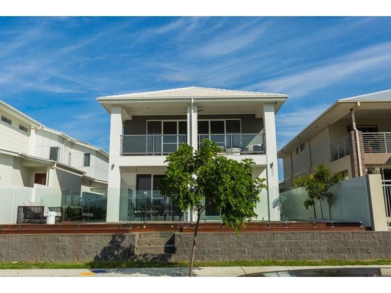 24 Northview Street, Hope Island QLD 4212