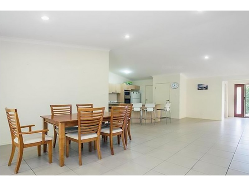 94 Roberts Drive, Maudsland QLD 4210