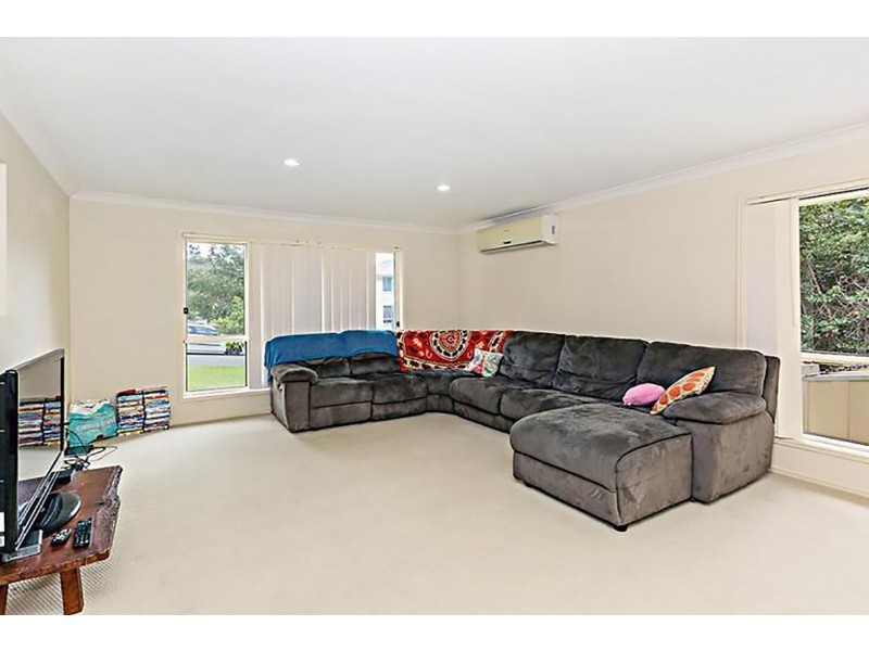 94 Roberts Drive, Maudsland QLD 4210