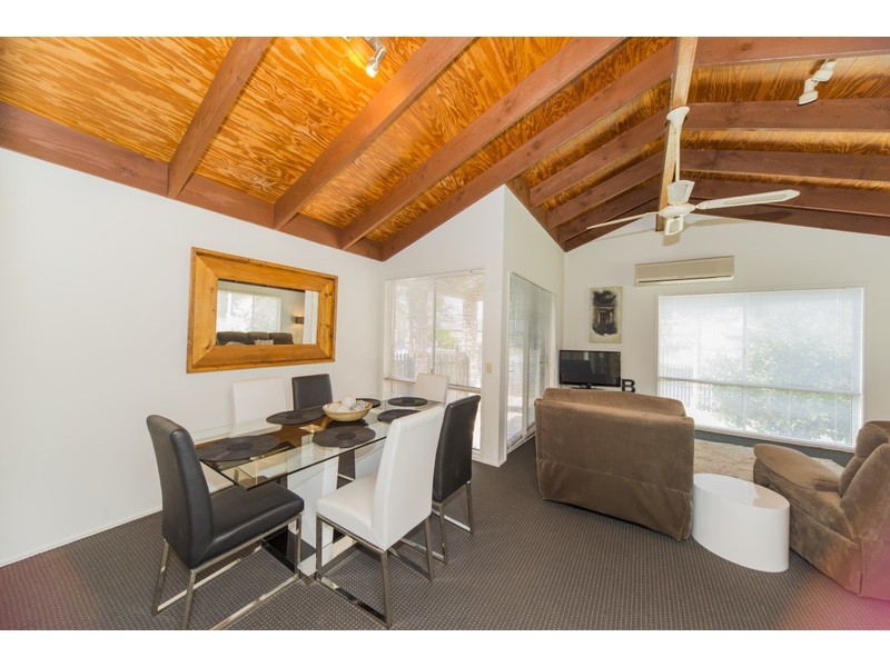 123 Discovery Drive, Helensvale QLD 4212