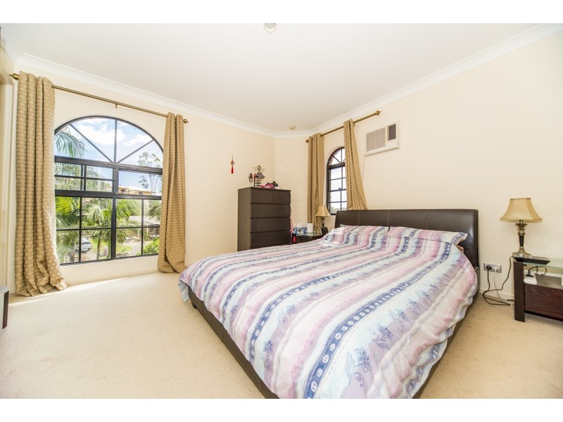 14 Avon Court, Pacific Pines QLD 4211