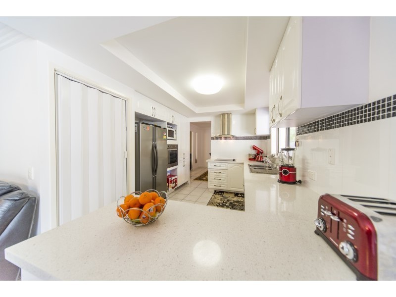 50 Latrobe Ave, Helensvale QLD 4212