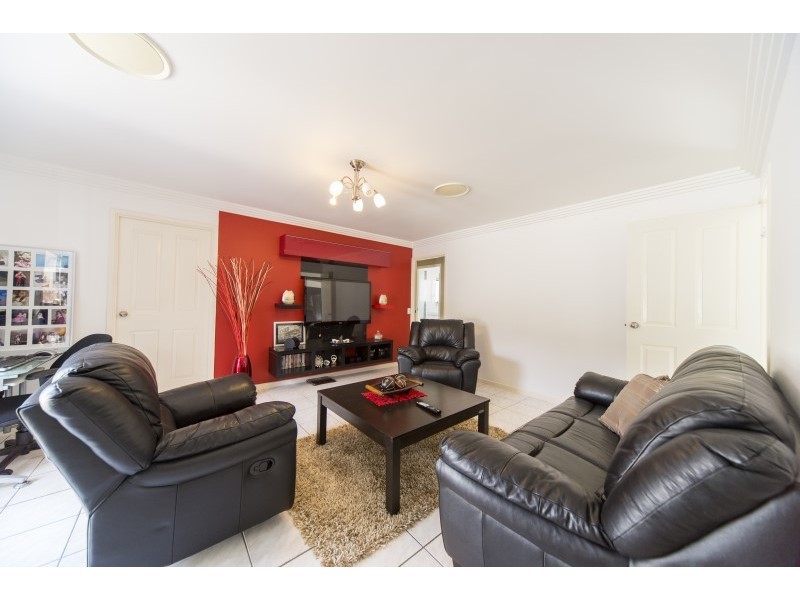 50 Latrobe Ave, Helensvale QLD 4212
