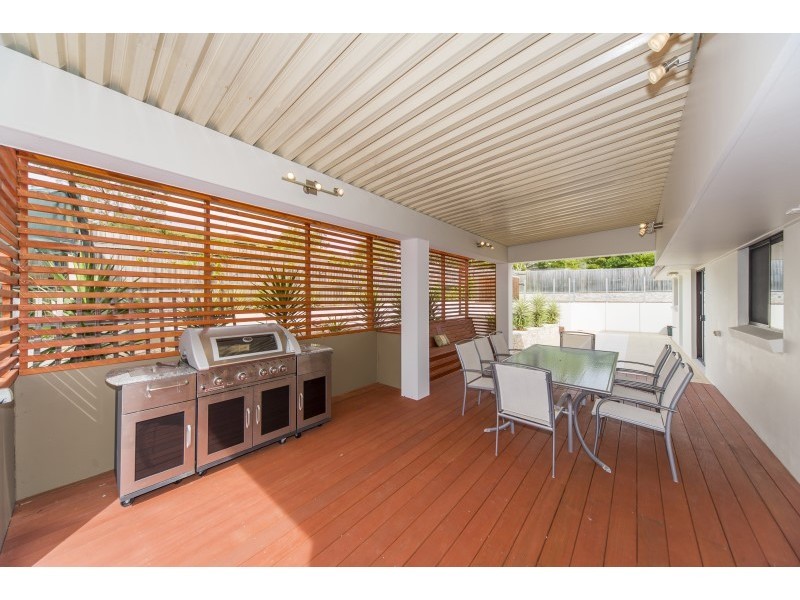 50 Latrobe Ave, Helensvale QLD 4212