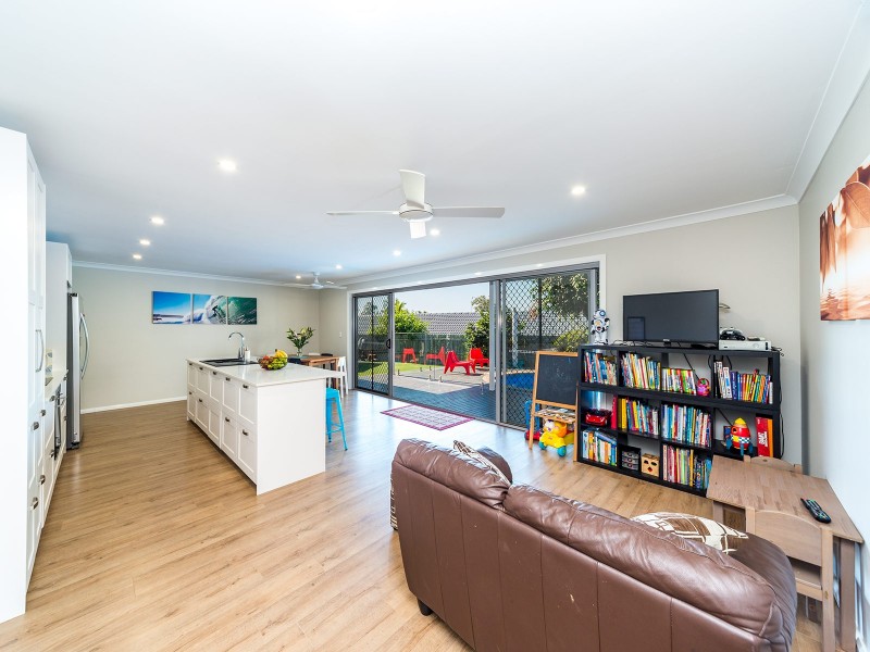 10 Tanunda Drive, Helensvale QLD 4212