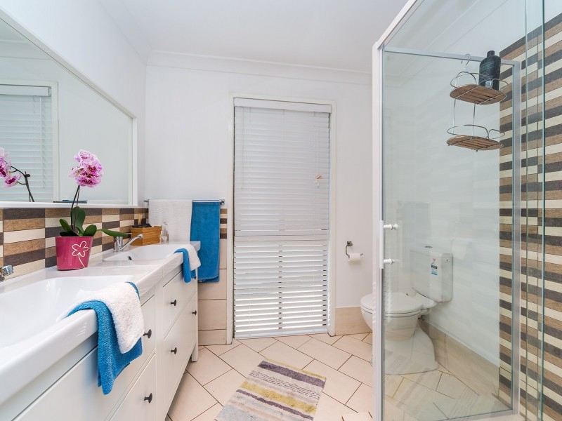 10 Tanunda Drive, Helensvale QLD 4212