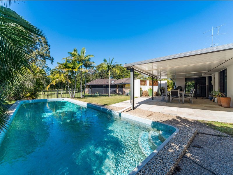 6 Lachlan Court, Helensvale QLD 4212