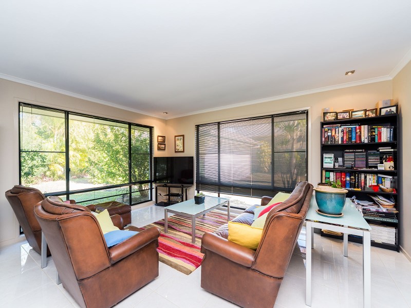 6 Lachlan Court, Helensvale QLD 4212