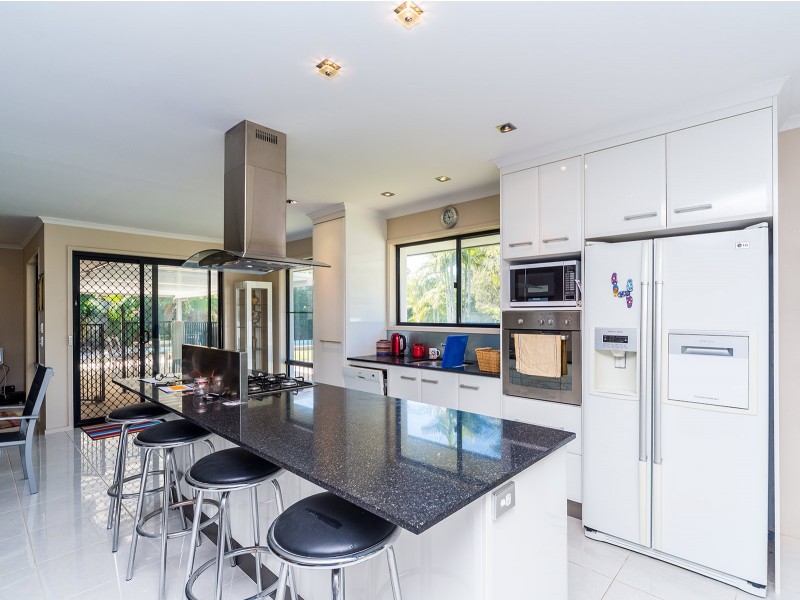 6 Lachlan Court, Helensvale QLD 4212