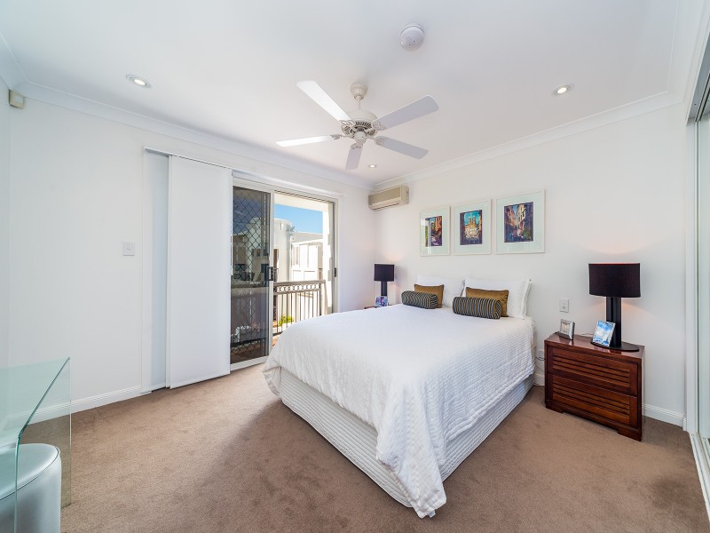 6/100 Cotlew Street, Southport QLD 4215
