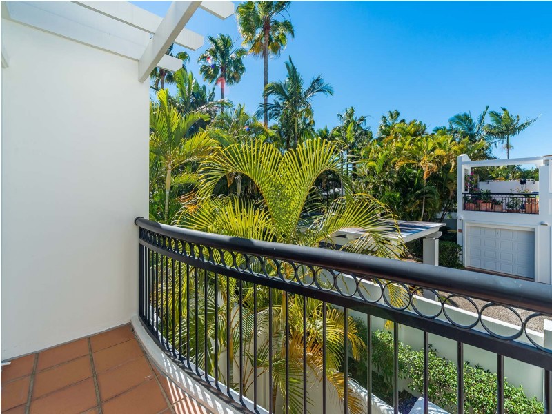 6/100 Cotlew Street, Southport QLD 4215