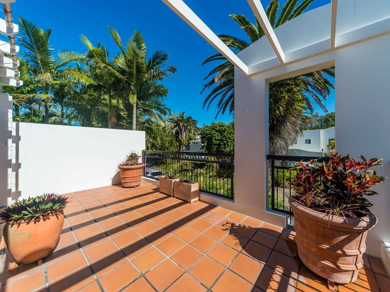 6/100 Cotlew Street, Southport QLD 4215