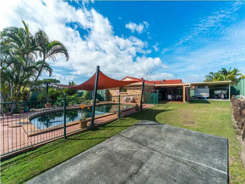 6 Tocumwal Court, Helensvale QLD 4212
