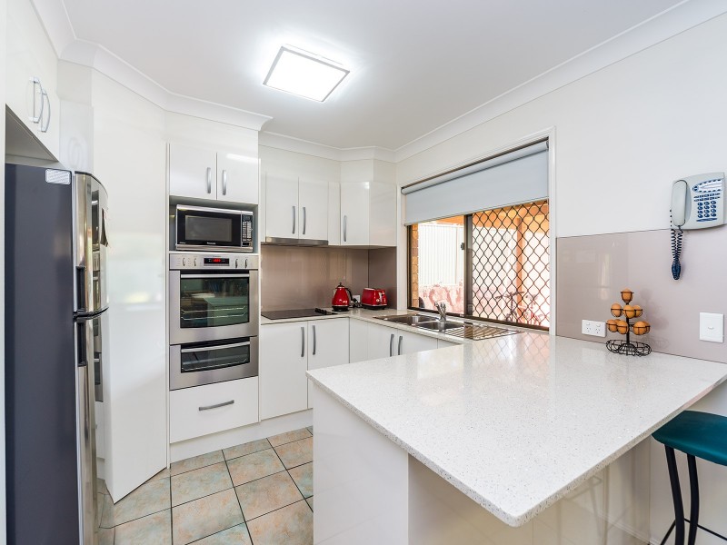 6 Tocumwal Court, Helensvale QLD 4212