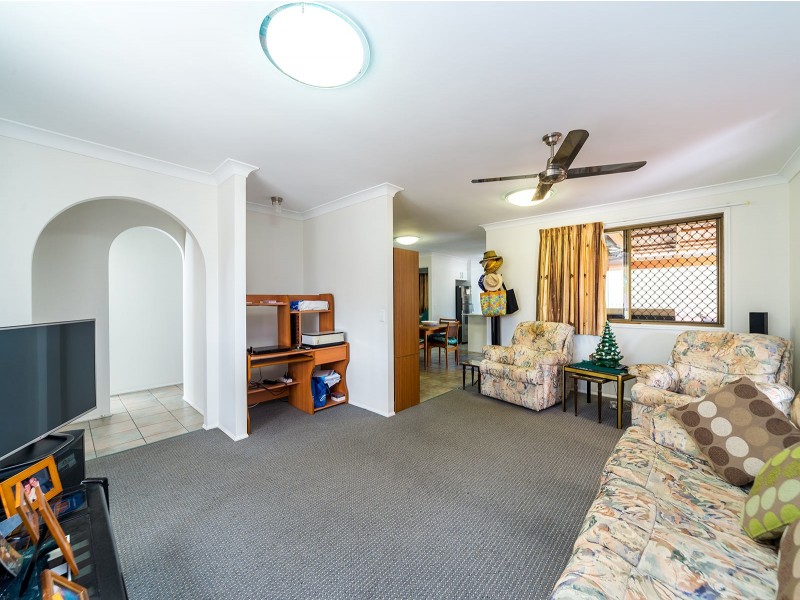 6 Tocumwal Court, Helensvale QLD 4212