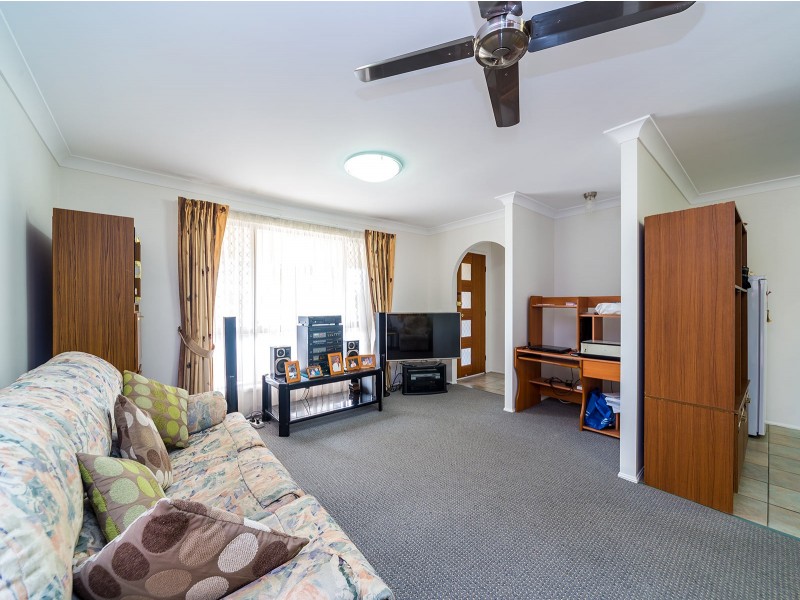 6 Tocumwal Court, Helensvale QLD 4212