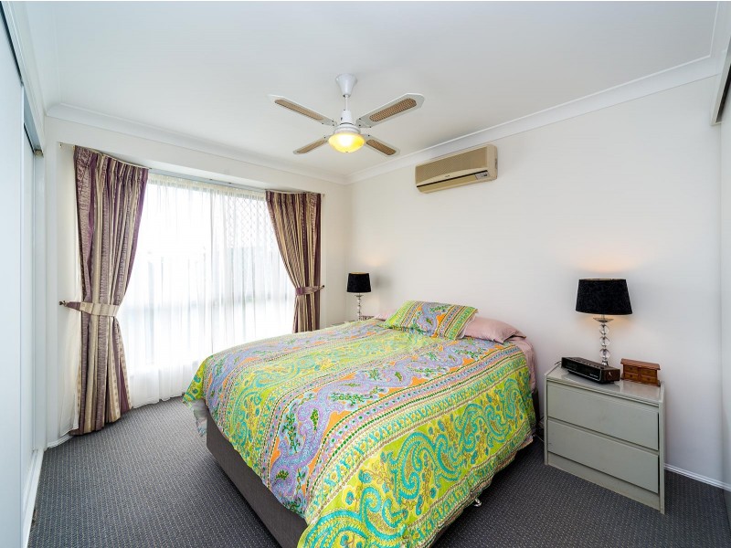 6 Tocumwal Court, Helensvale QLD 4212