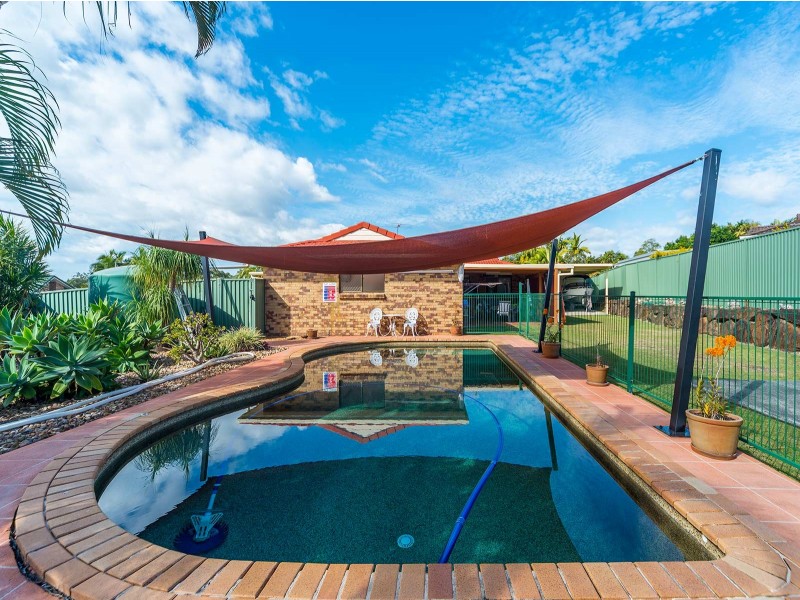 6 Tocumwal Court, Helensvale QLD 4212