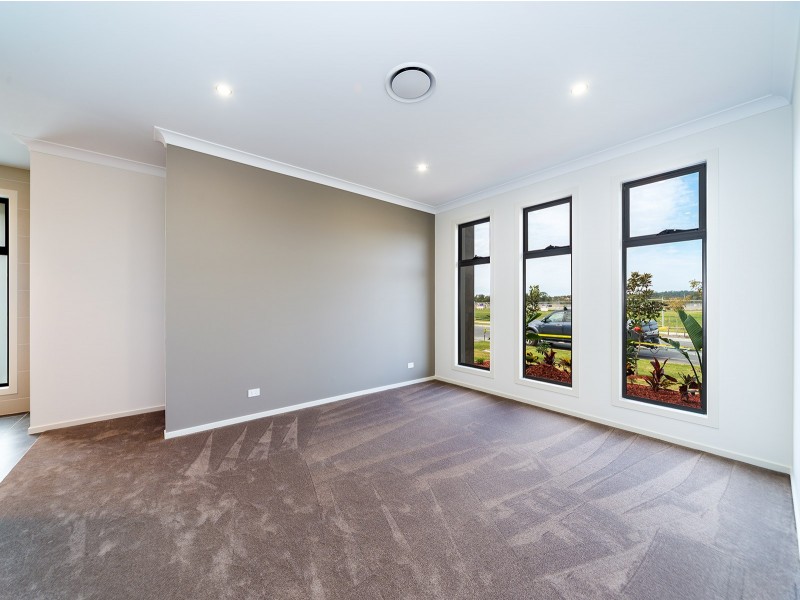 4 Laurel Drive, Helensvale QLD 4212