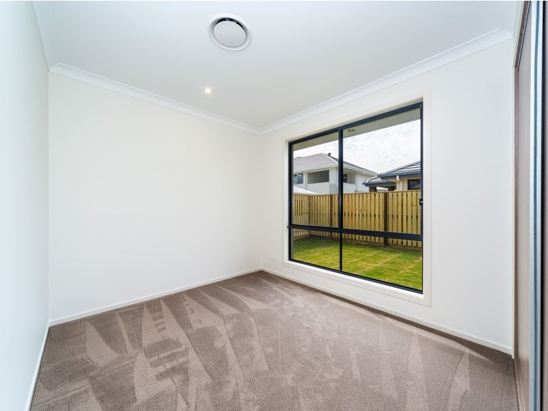 4 Laurel Drive, Helensvale QLD 4212