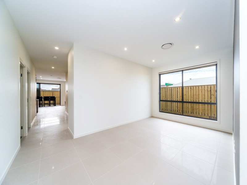 6 Laurel Drive, Helensvale QLD 4212
