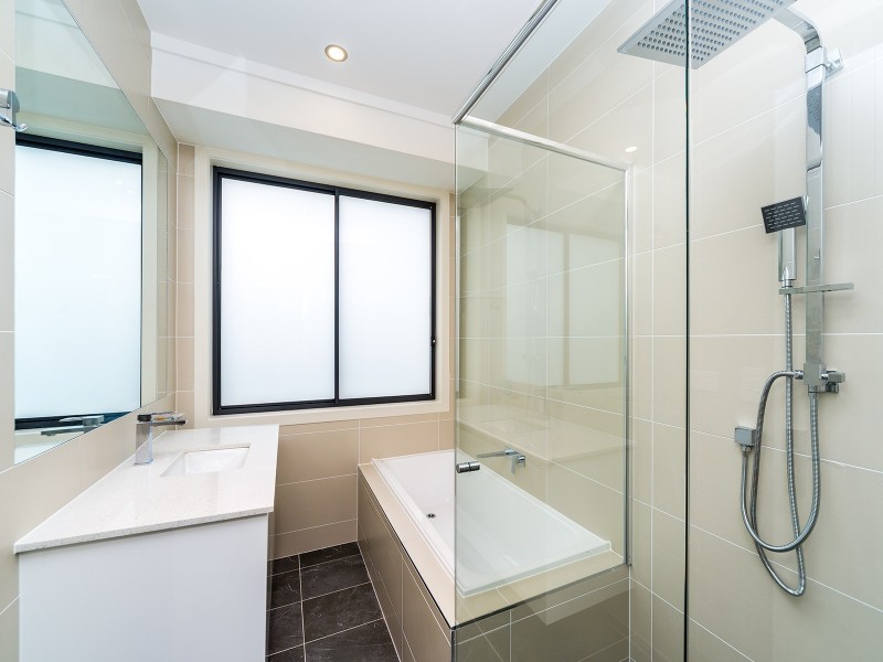 6 Laurel Drive, Helensvale QLD 4212