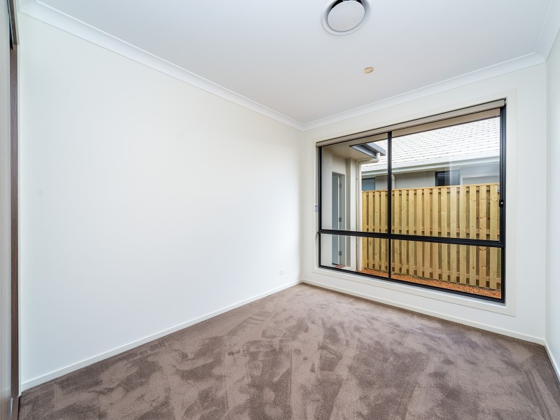 6 Laurel Drive, Helensvale QLD 4212