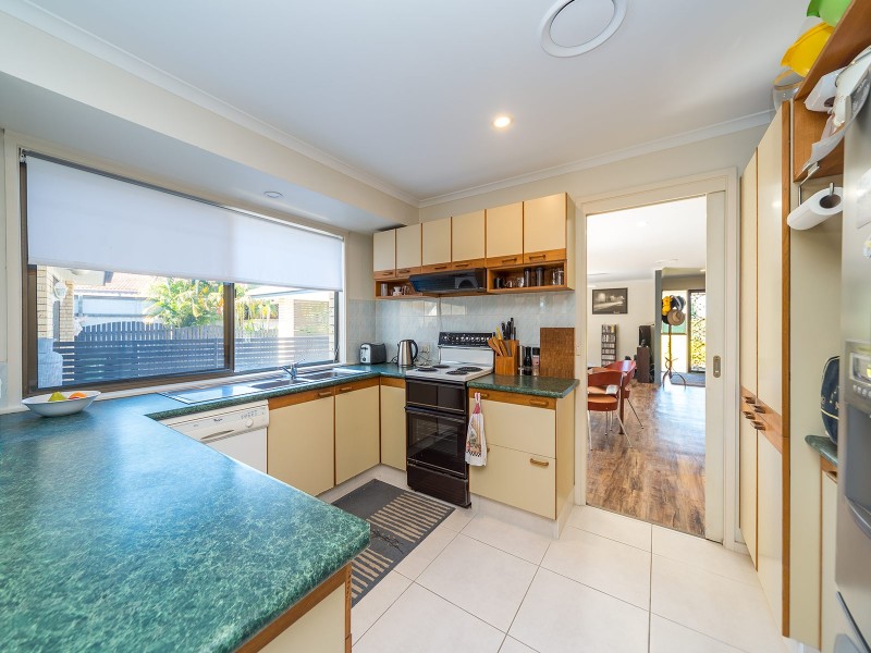 15 Latrobe Avenue, Helensvale QLD 4212