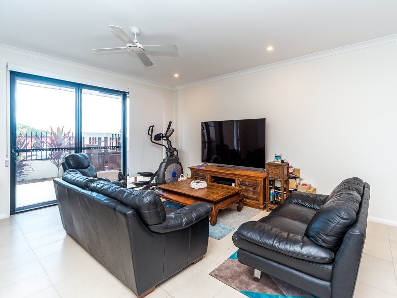 9 Mayfair Lane, Hope Island QLD 4212