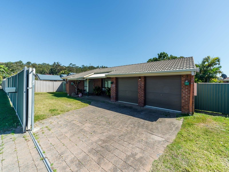 83 Parkes Drive, Helensvale QLD 4212