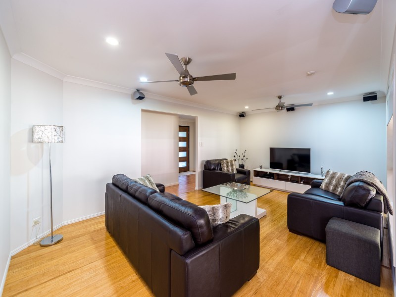 18 Rosswood Court, Helensvale QLD 4212