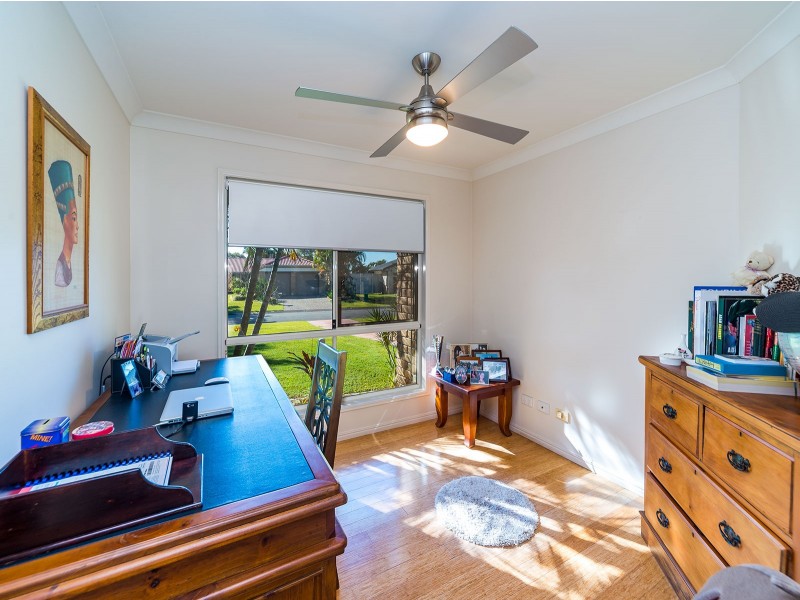 18 Rosswood Court, Helensvale QLD 4212