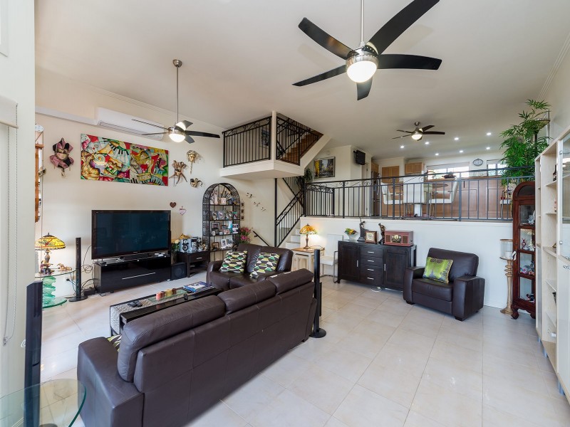 31 John Lund Drive, Hope Island QLD 4212