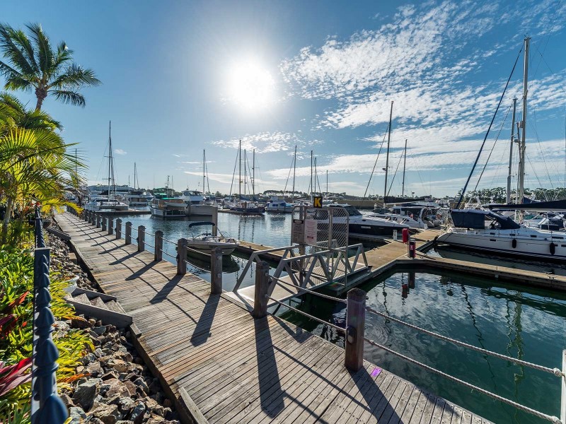 31 John Lund Drive, Hope Island QLD 4212