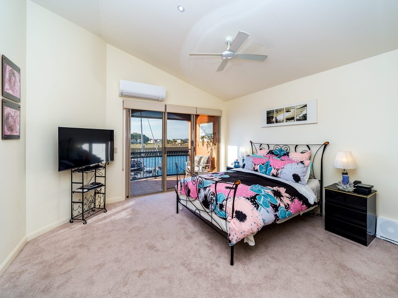 31 John Lund Drive, Hope Island QLD 4212