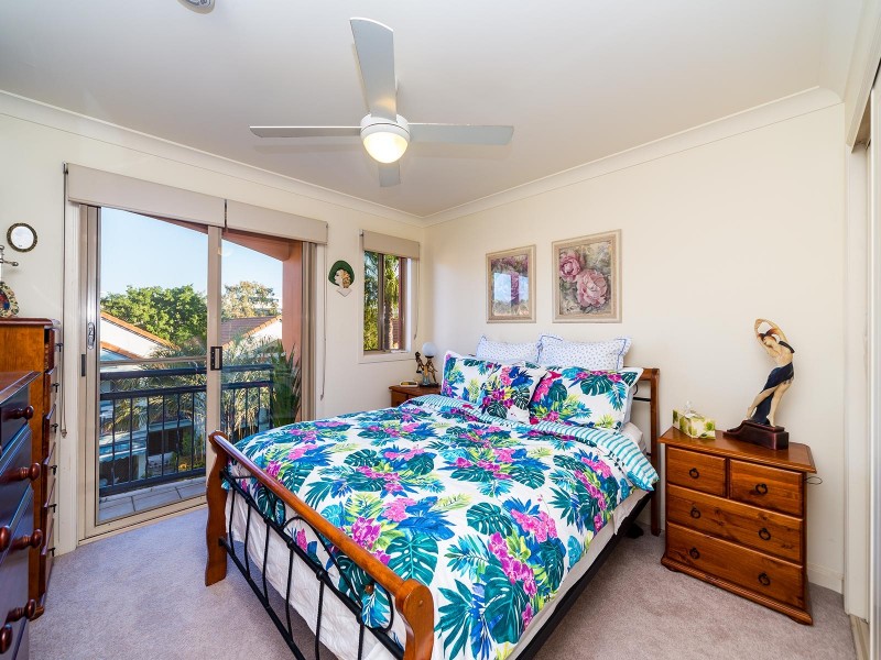 31 John Lund Drive, Hope Island QLD 4212