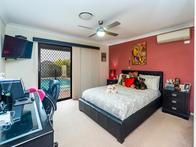 11 Broxbourne Place, Oxenford QLD 4210