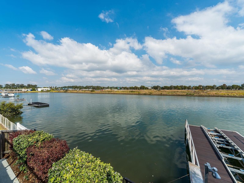 2 Anchorage Way, Biggera Waters QLD 4216