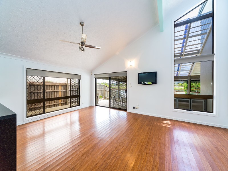 2 Anchorage Way, Biggera Waters QLD 4216