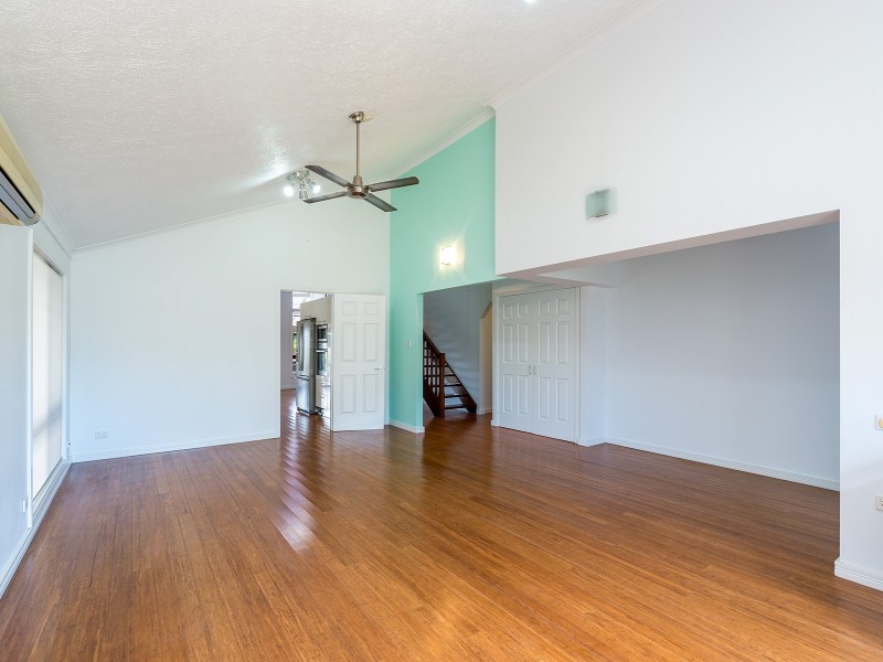 2 Anchorage Way, Biggera Waters QLD 4216