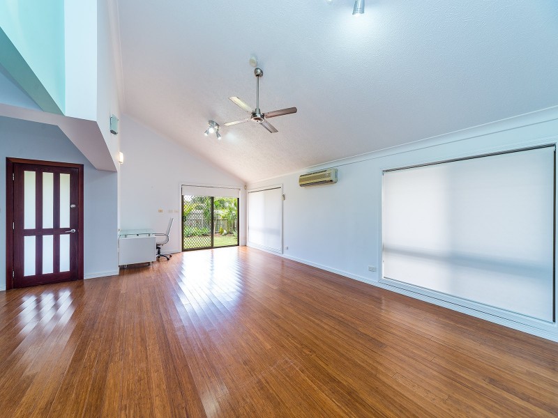 2 Anchorage Way, Biggera Waters QLD 4216