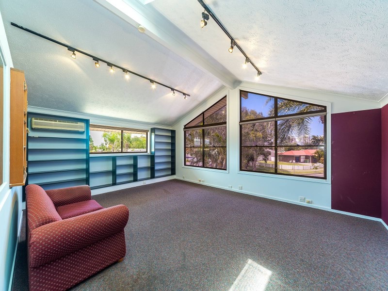 2 Anchorage Way, Biggera Waters QLD 4216