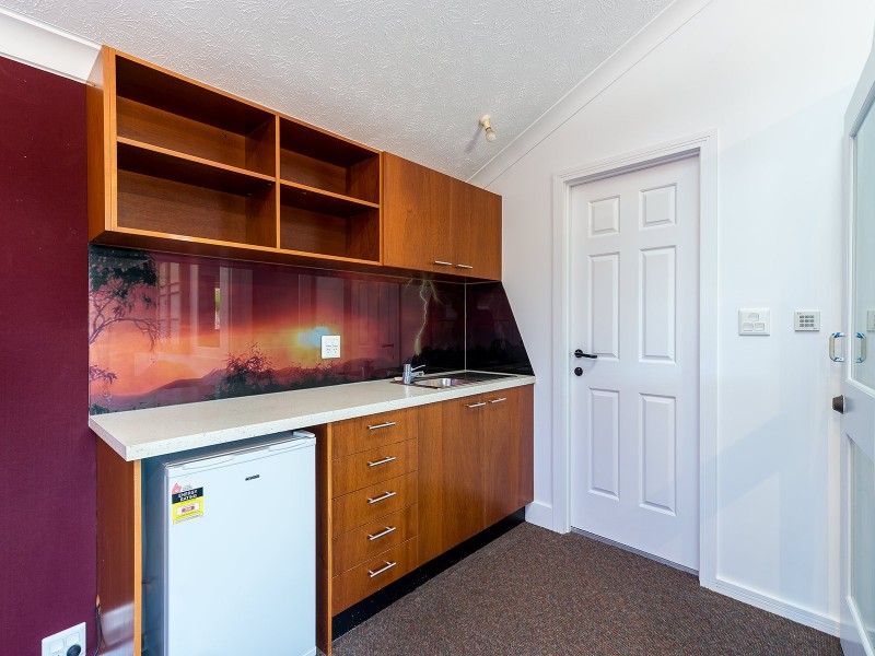 2 Anchorage Way, Biggera Waters QLD 4216