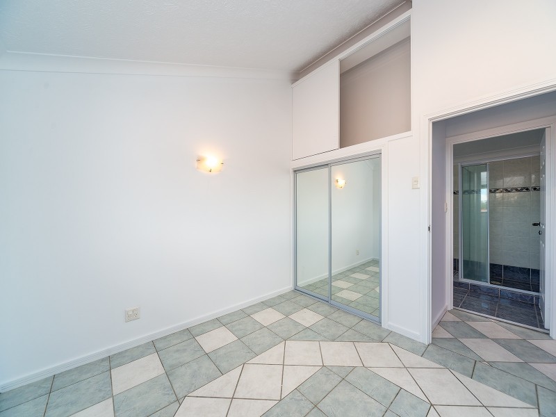 2 Anchorage Way, Biggera Waters QLD 4216