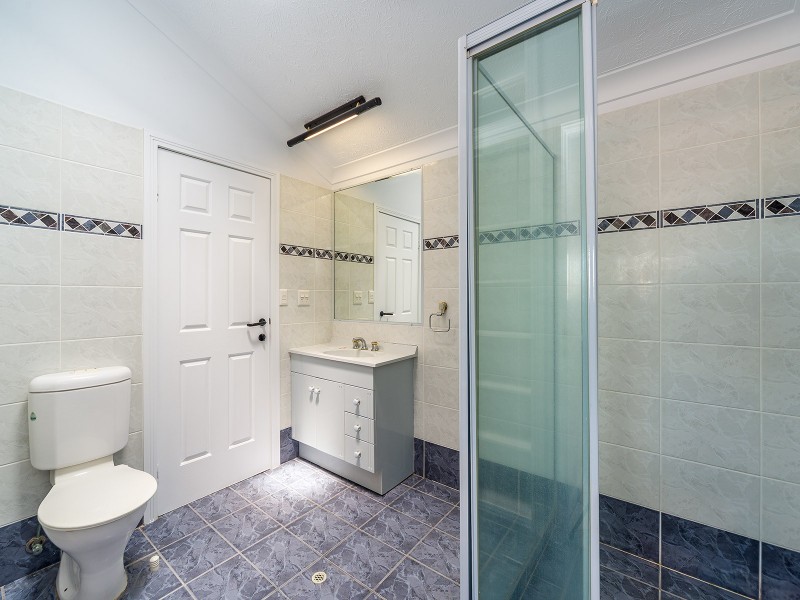 2 Anchorage Way, Biggera Waters QLD 4216