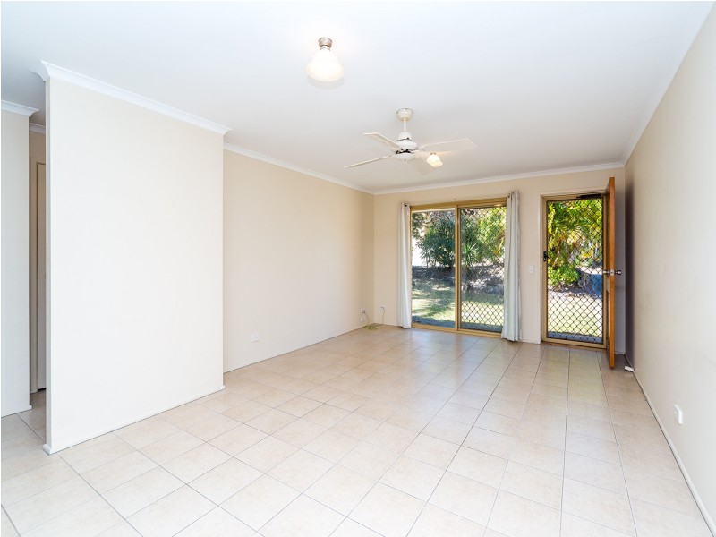 2/96 Village Way, Oxenford QLD 4210